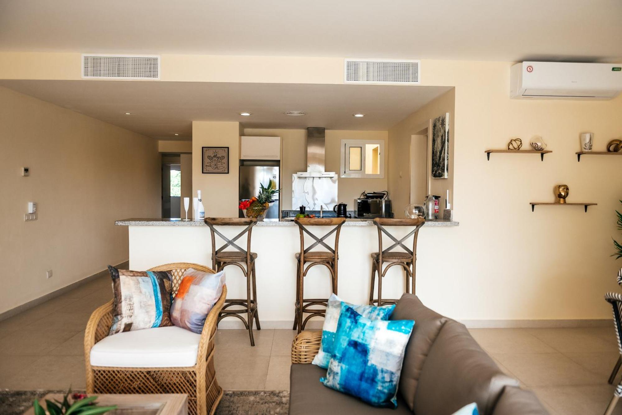 Three-Bedroom Apartment,1329047660:JPEG