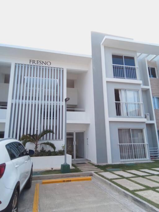 One-Bedroom Apartment,1398704942:JPEG