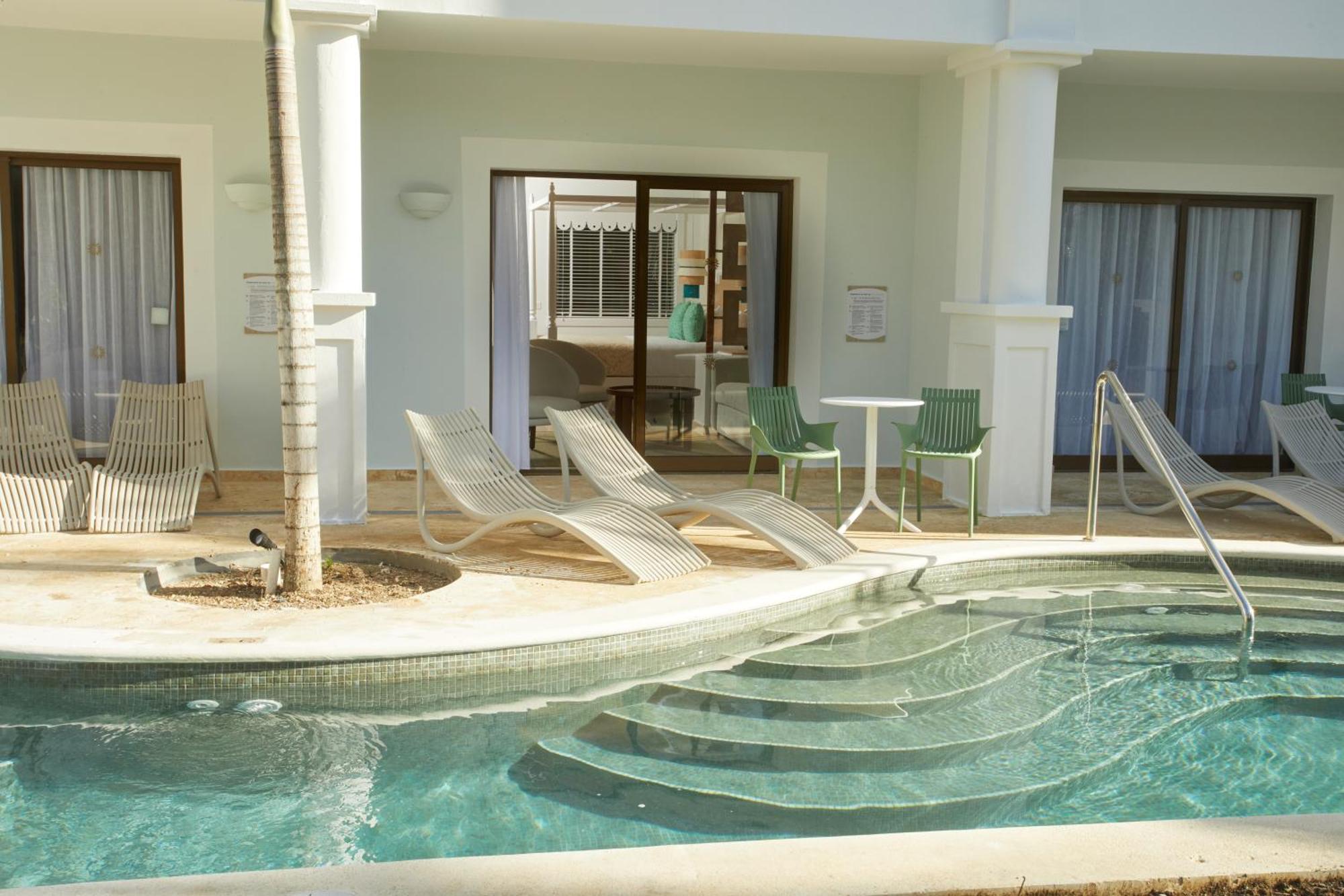 Junior Suite Deluxe Swim Up,1538535412:JPEG