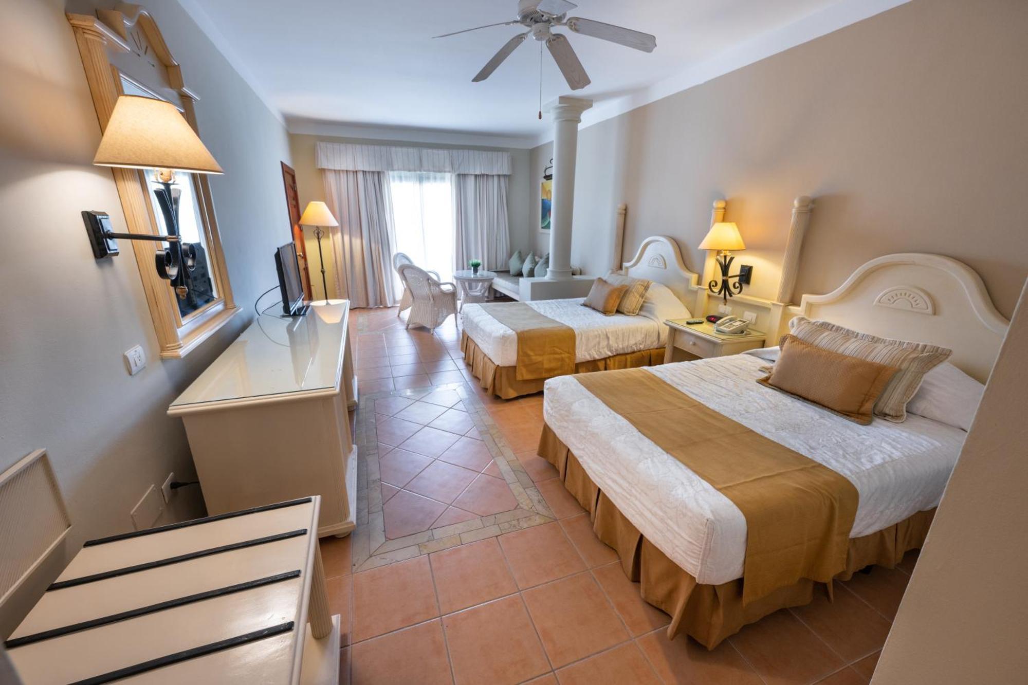 Junior Suite,1553270755:JPEG