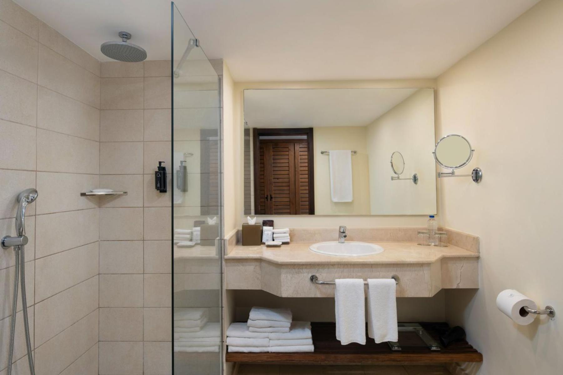 Jr Suite Premium Tropical View Jacuzzi