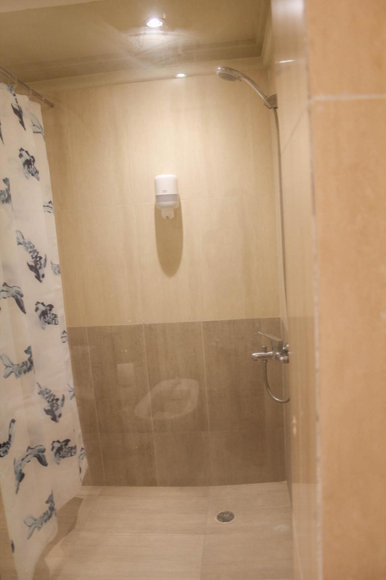 Deluxe Queen Suite,1677990743:JPEG