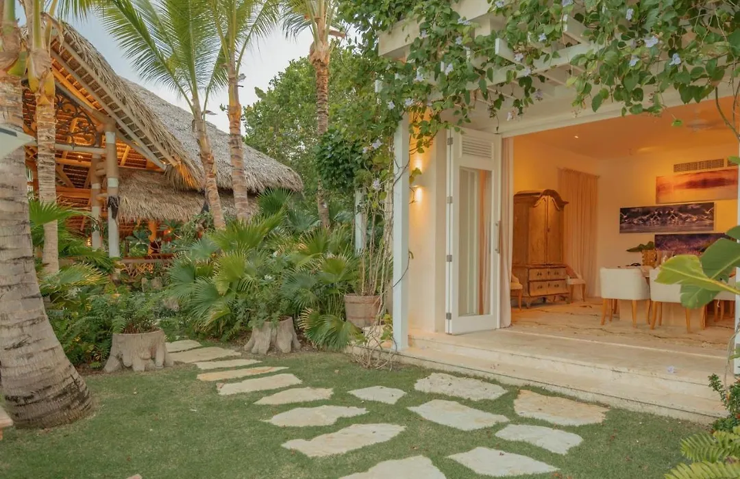 Luxurious Fully-Staffed Villa With Amazing View In Exclusive Golf & Beach Resort-1