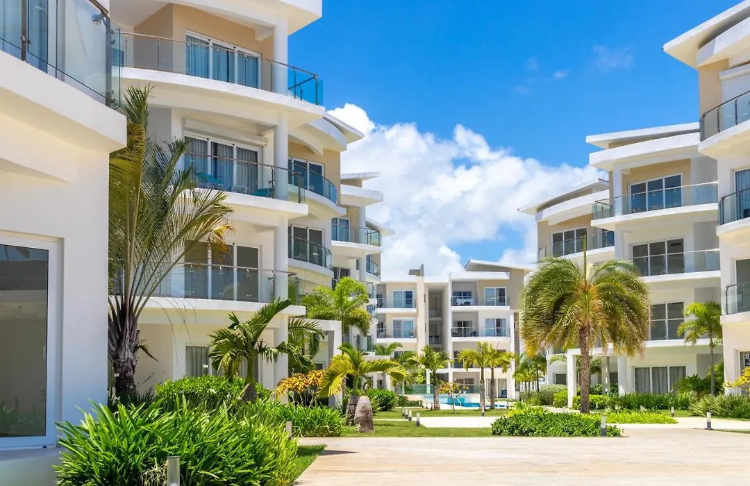 Family Getaway Apartment - Right On The Beach-1