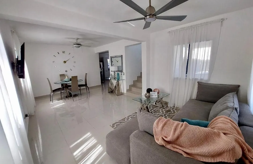 Contemporary 3Bdr Home 20 Min Away Pc Beach-1