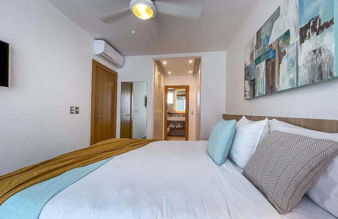 Luxurious Condo Steps From The Beach, A3, Los Cora-1