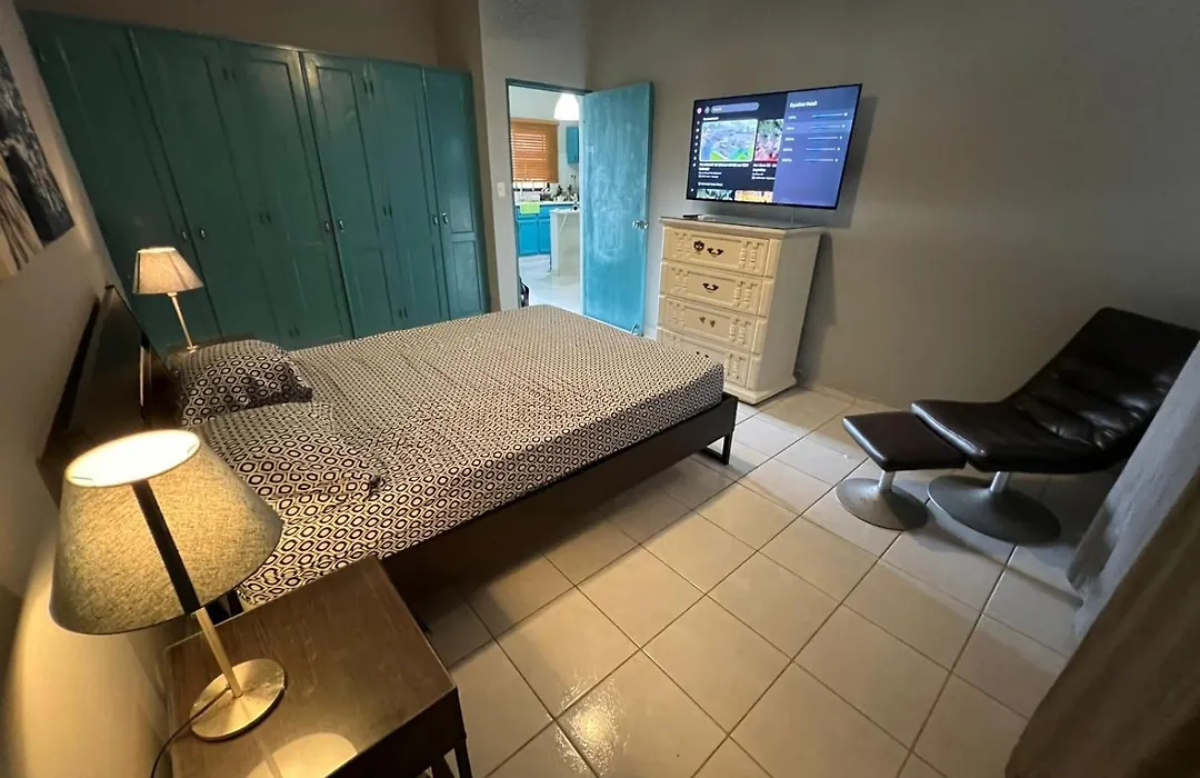 Lugo'S Guest Room-1