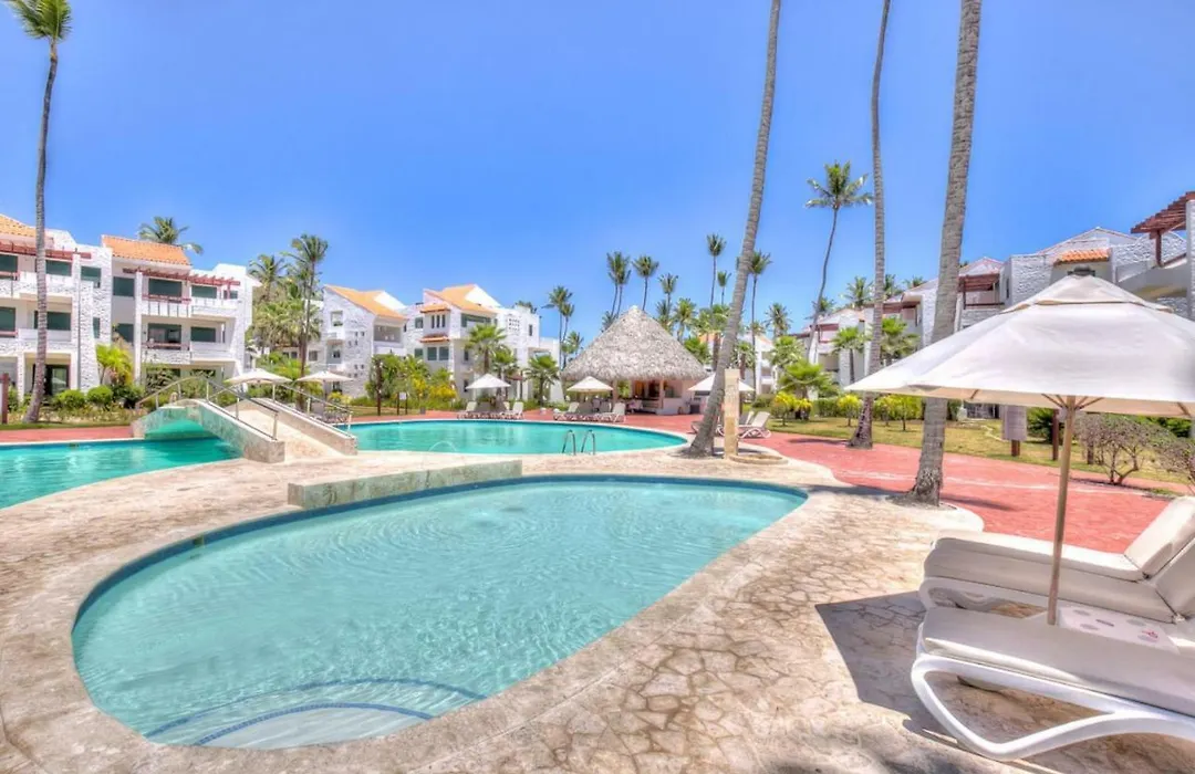 Scenic Oceanfront Apartment With A Walking Distance To The Beach - L-202-1