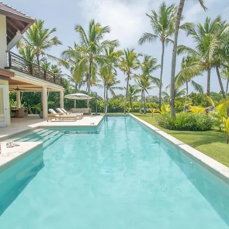 Spacious Lake Front Villa With In-Room Jacuzzis In Luxury Golf And Beach Resort-3