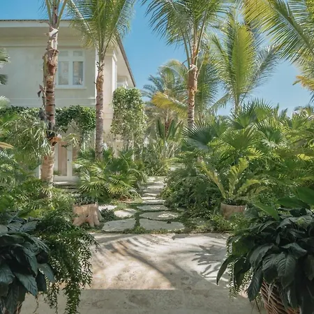 Luxurious Fully-Staffed Villa With Amazing View In Exclusive Golf & Beach Resort-3