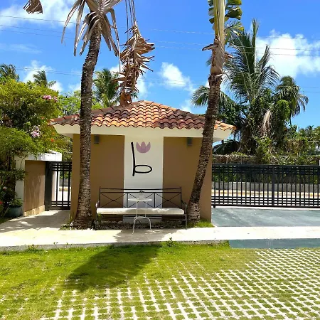 Ground Floor Apartment Walking Distance From Play-2