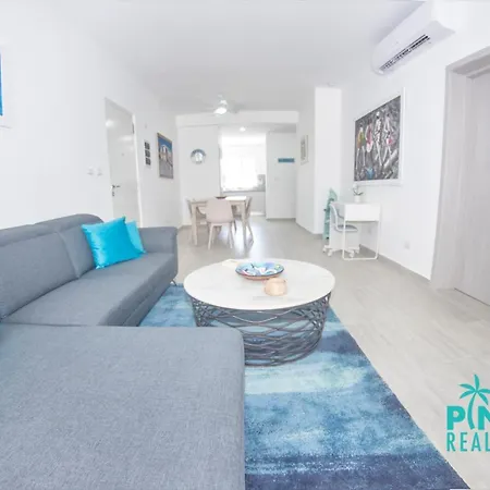 Beautiful & Comfortable Condo Steps To The Beach Pool View-3