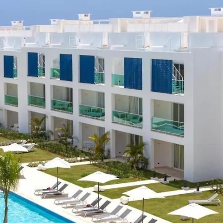 Cana Rock Condos Infinity Pool & Beach Suites-3