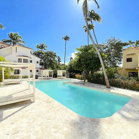 Los Corales Villas & Apartments Resort Wifi Beach Club & Spa-2