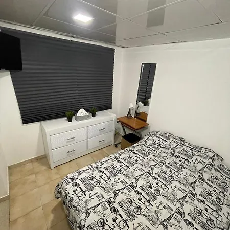 Cheap Bedroom In Shared Apartment Near The Beach-2