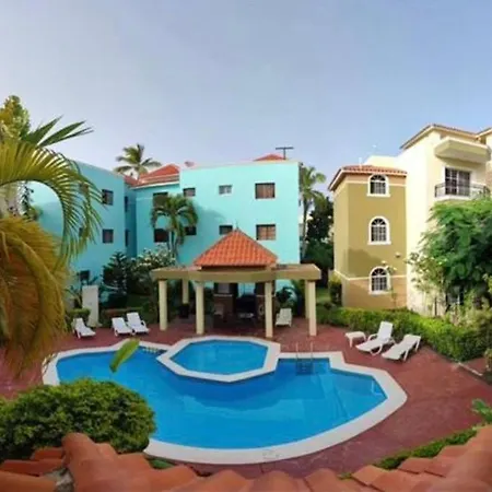 Gorgeous 1 Bedroom 1.5 Bath Condo Near The Beach-3
