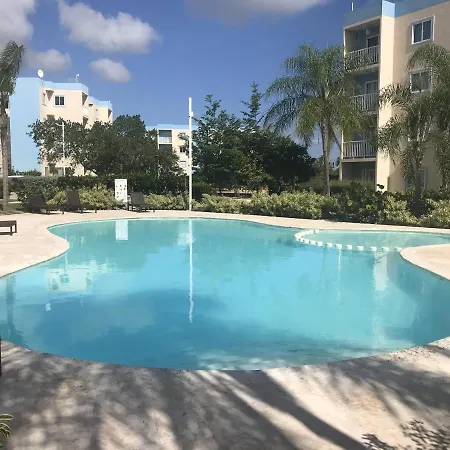 Lovely 2 Bedroom Apartment, 8 Pools & Near Beach-2