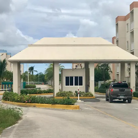 Lovely 2 Bedroom Apartment, 8 Pools & Near Beach-3