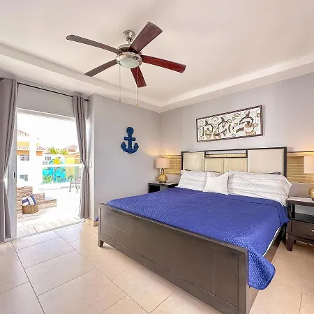 Incredible 3 Bedroom Penthouse W Bbq & Jacuzzi-2