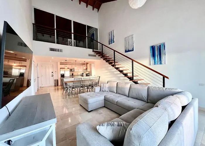 Resort Style Beach Front Condo On The Top Floor! Punta Cana aceita animais de estimação